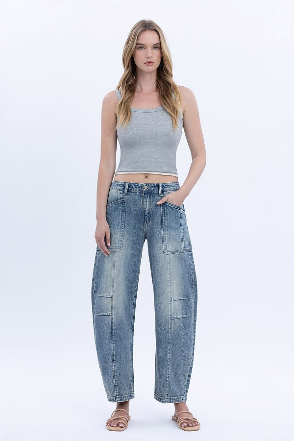 HIGH RISE CROP DART BARREL JEANS F6...
